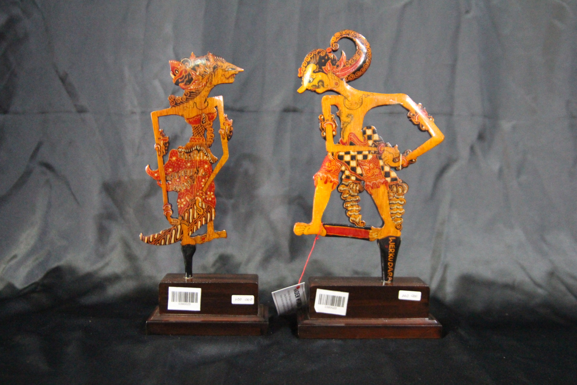 Hiasan Meja Kayu Besar