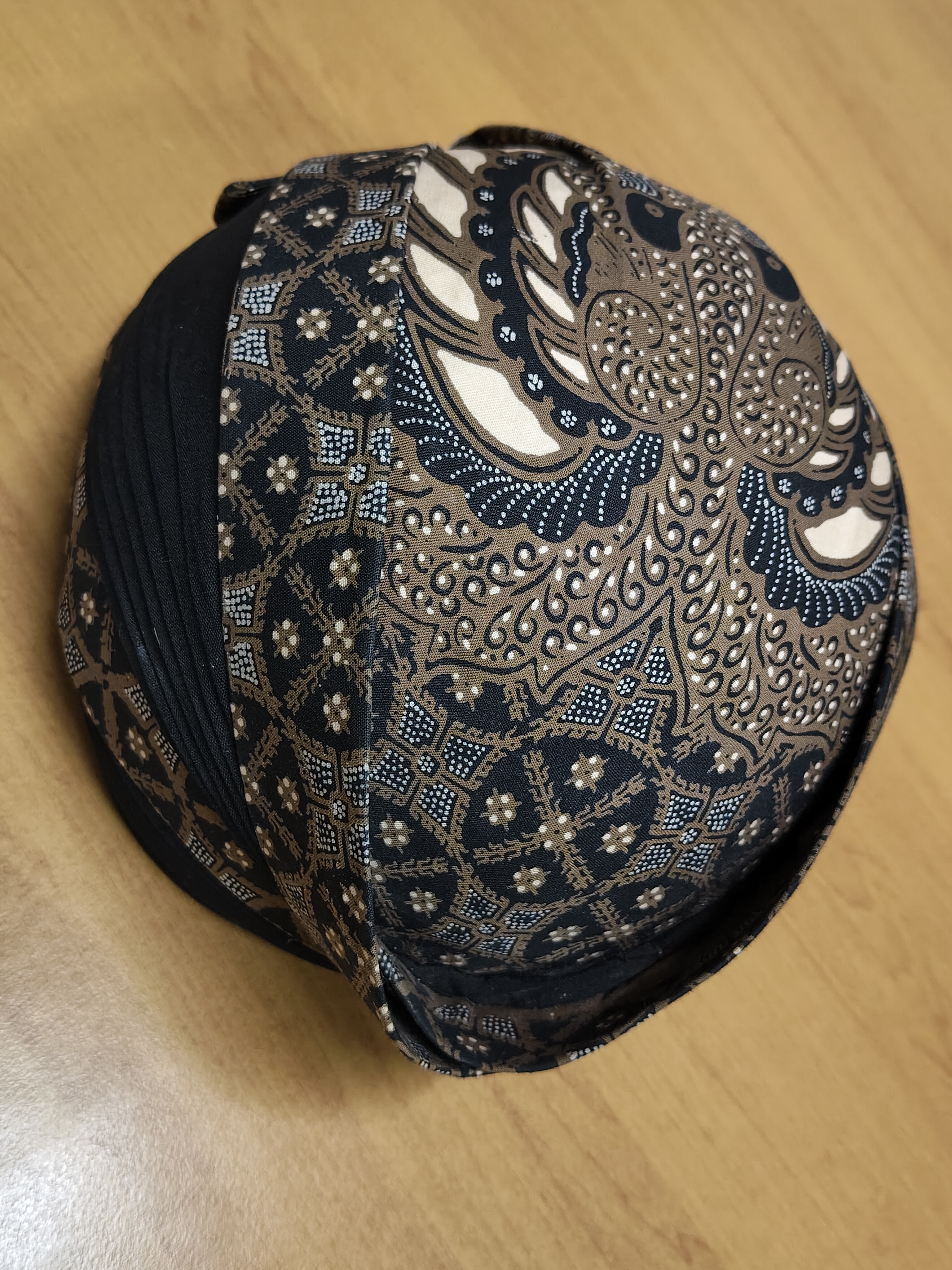 Blangkon Perbawan Cakar